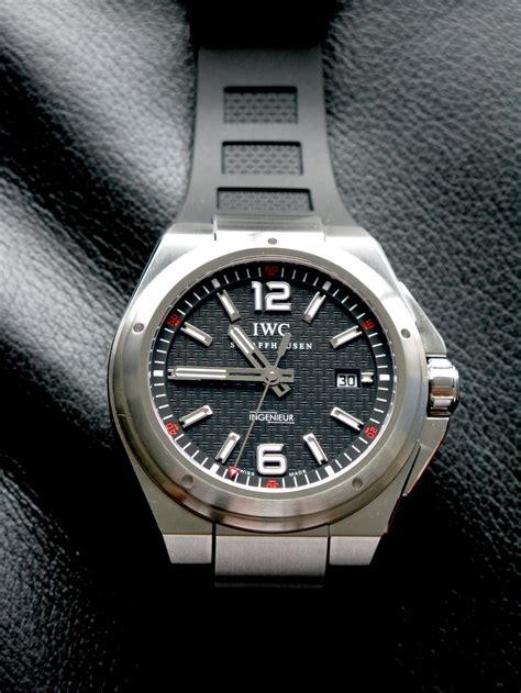 Macros: IWC Ingenieur Mission Earth. Beautiful and Sporty.